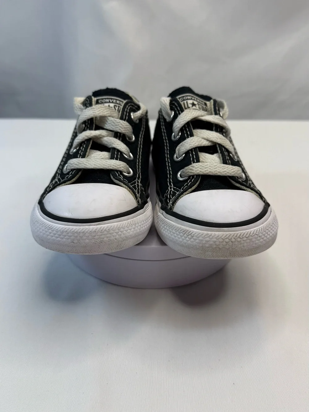 Converse Kids (baby-toddler) Size 7 Low-Top Canvas Sneakers - Black & White EUC